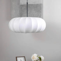 Plafondlamp met zijde lampenkap in Japanse wabi-sabi stijl – ovale lampenkap met delicate groeven
