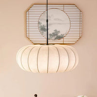 Plafondlamp met zijde lampenkap in Japanse wabi-sabi stijl – ovale lampenkap met delicate groeven