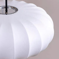 Plafondlamp met zijde lampenkap in Japanse wabi-sabi stijl – ovale lampenkap met delicate groeven