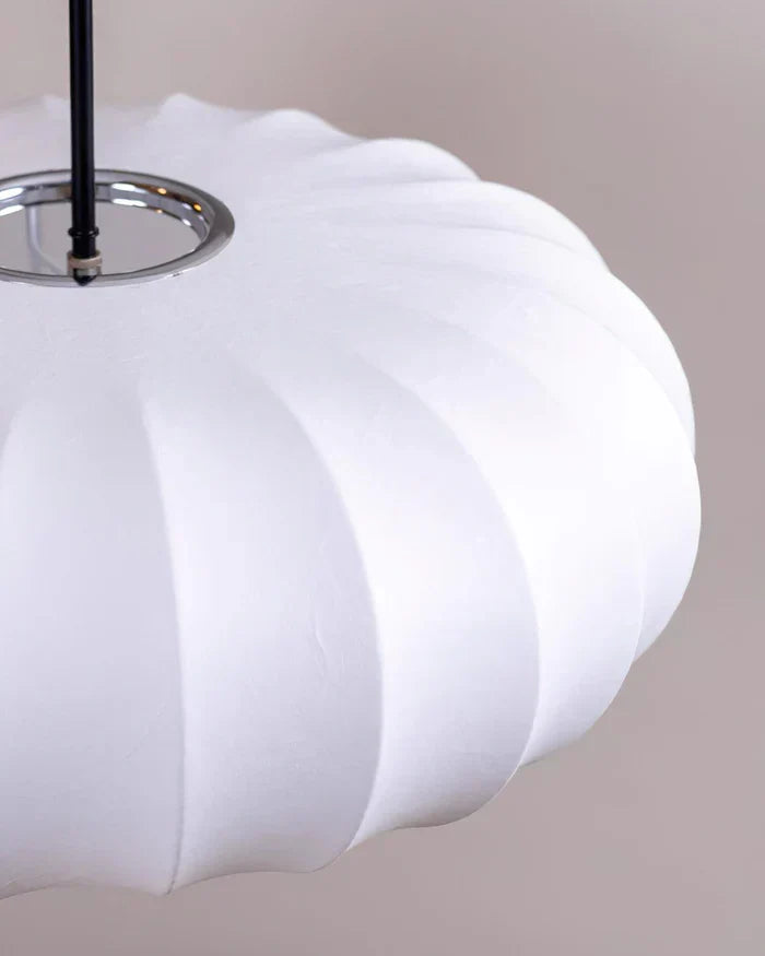 Plafondlamp met zijde lampenkap in Japanse wabi-sabi stijl – ovale lampenkap met delicate groeven