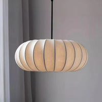 Plafondlamp met zijde lampenkap in Japanse wabi-sabi stijl – ovale lampenkap met delicate groeven