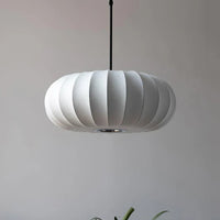 Plafondlamp met zijde lampenkap in Japanse wabi-sabi stijl – ovale lampenkap met delicate groeven