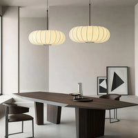 Plafondlamp met zijde lampenkap in Japanse wabi-sabi stijl – ovale lampenkap met delicate groeven