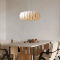 Plafondlamp met zijde lampenkap in Japanse wabi-sabi stijl – ovale lampenkap met delicate groeven