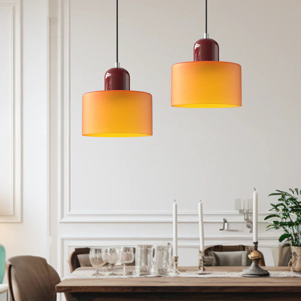 Moderne hanglamp van gekleurd glas in Bauhaus-stijl