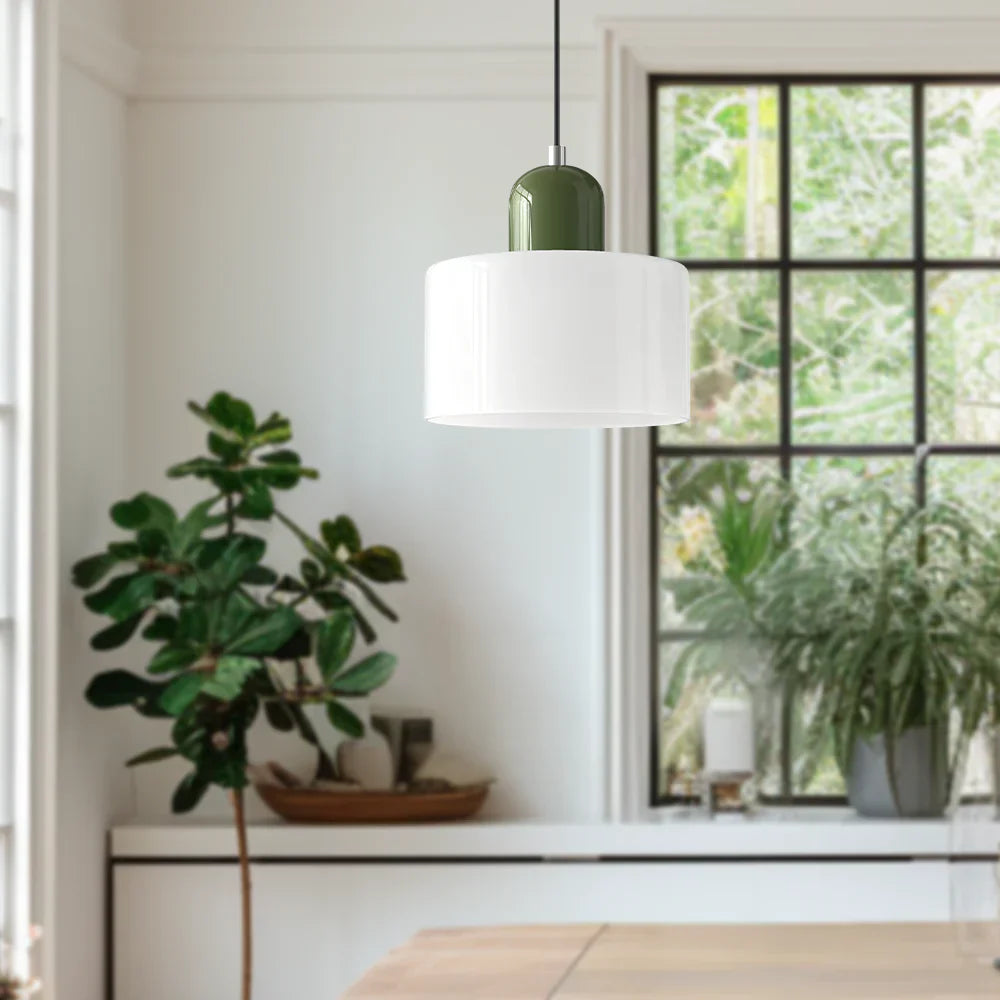 Moderne hanglamp van gekleurd glas in Bauhaus-stijl