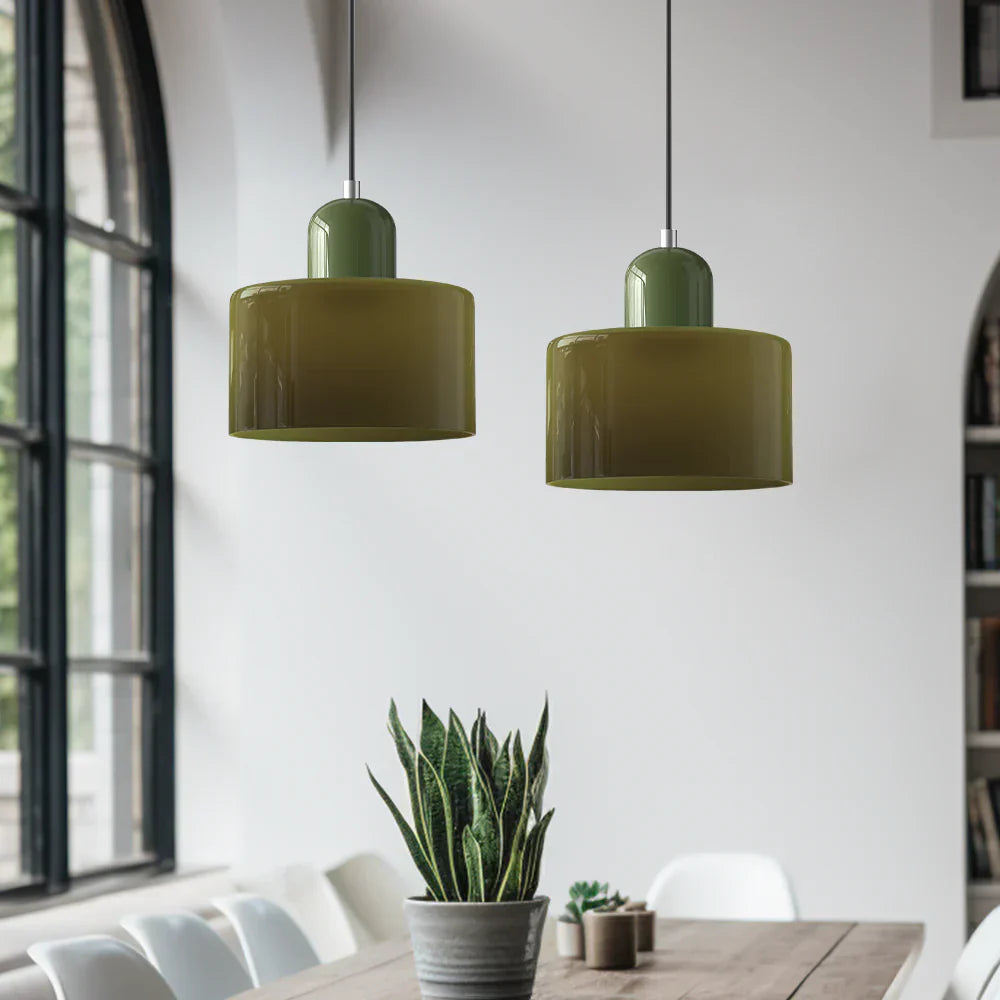 Moderne hanglamp van gekleurd glas in Bauhaus-stijl
